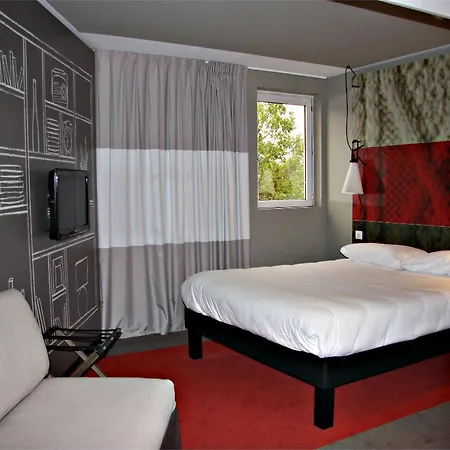 Ibis Purpan Aeroport Hotel 3*