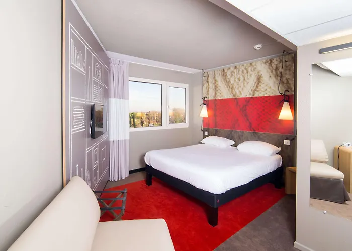 ホテル Ibis Purpan Aeroport 3*