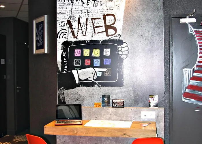 Ibis Purpan Aeroport ホテル 3*